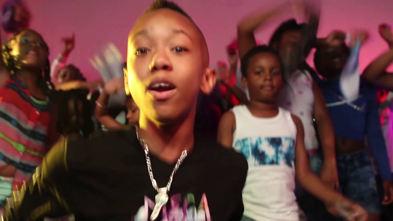 Aaron Duncan - Mega Vybz (Official Music Video) 