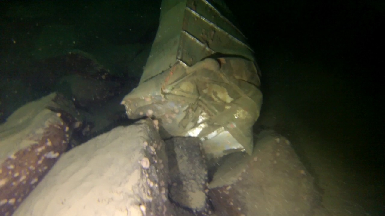 Diving - Tank fr&aring;n flygplan (40m) och flygplansvrak (56m)