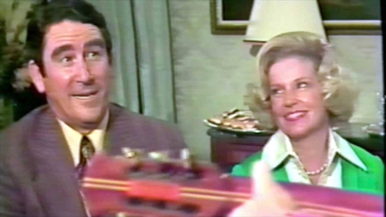 Part 4 Burt Reynolds Special - Winfield Dunn sings Lovesick Blues with Glen Campbell
