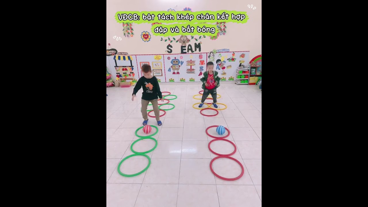 VĐCB Bật tách khép chân kết hợp đập và bắt bóng