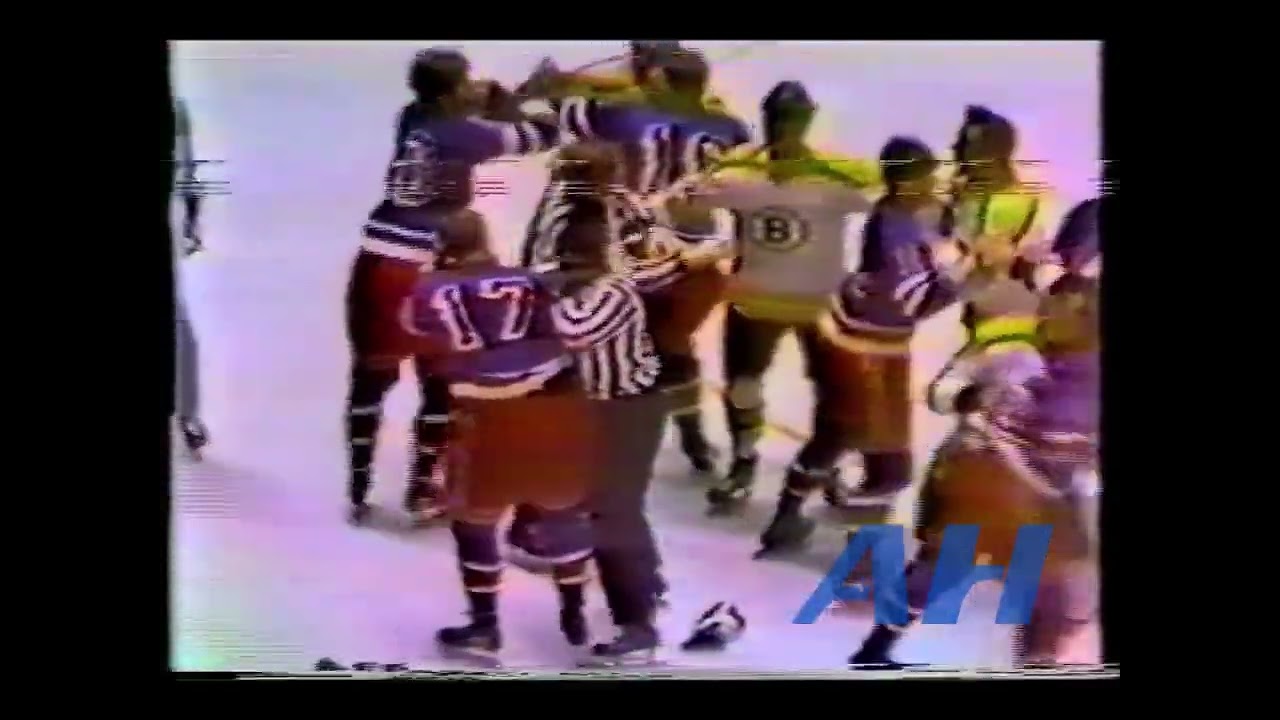 NHL Nov. 26, 1969 New York Rangers v Boston Bruins (R) Dave Balon v Bobby Orr