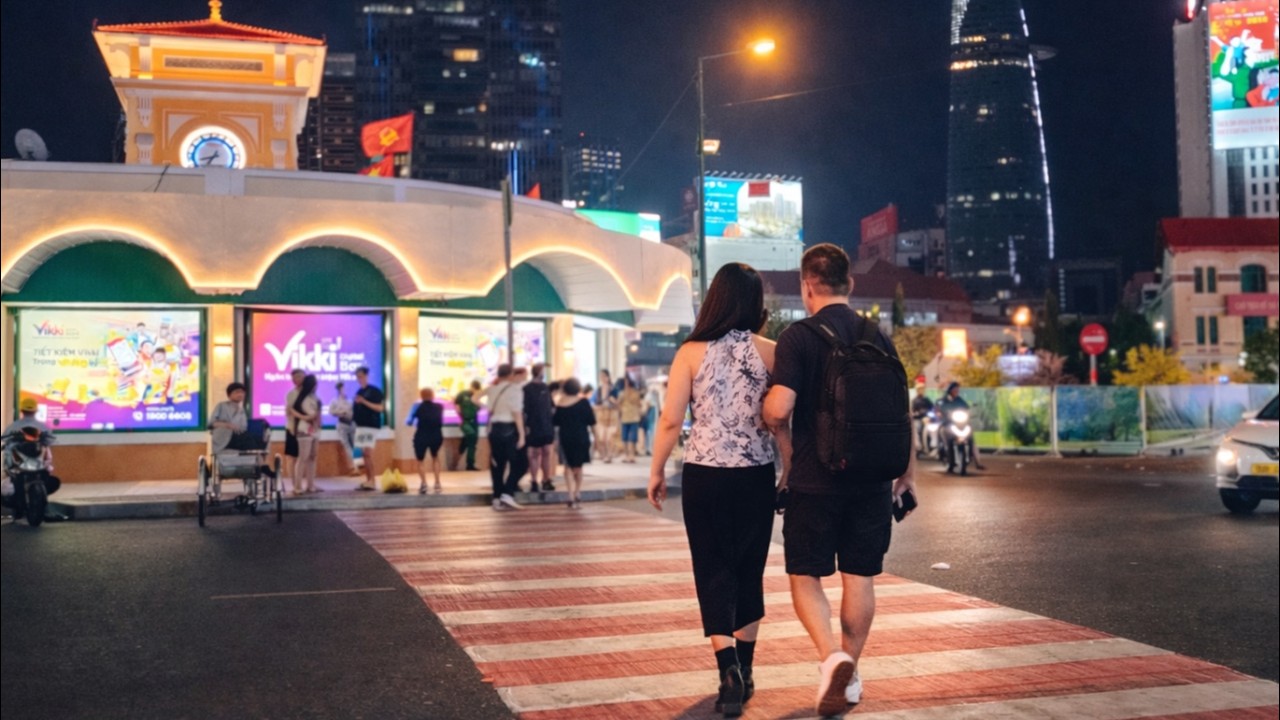 Peaceful Ho Chi Minh City (Saigon) Night Walk | Real Street Sounds