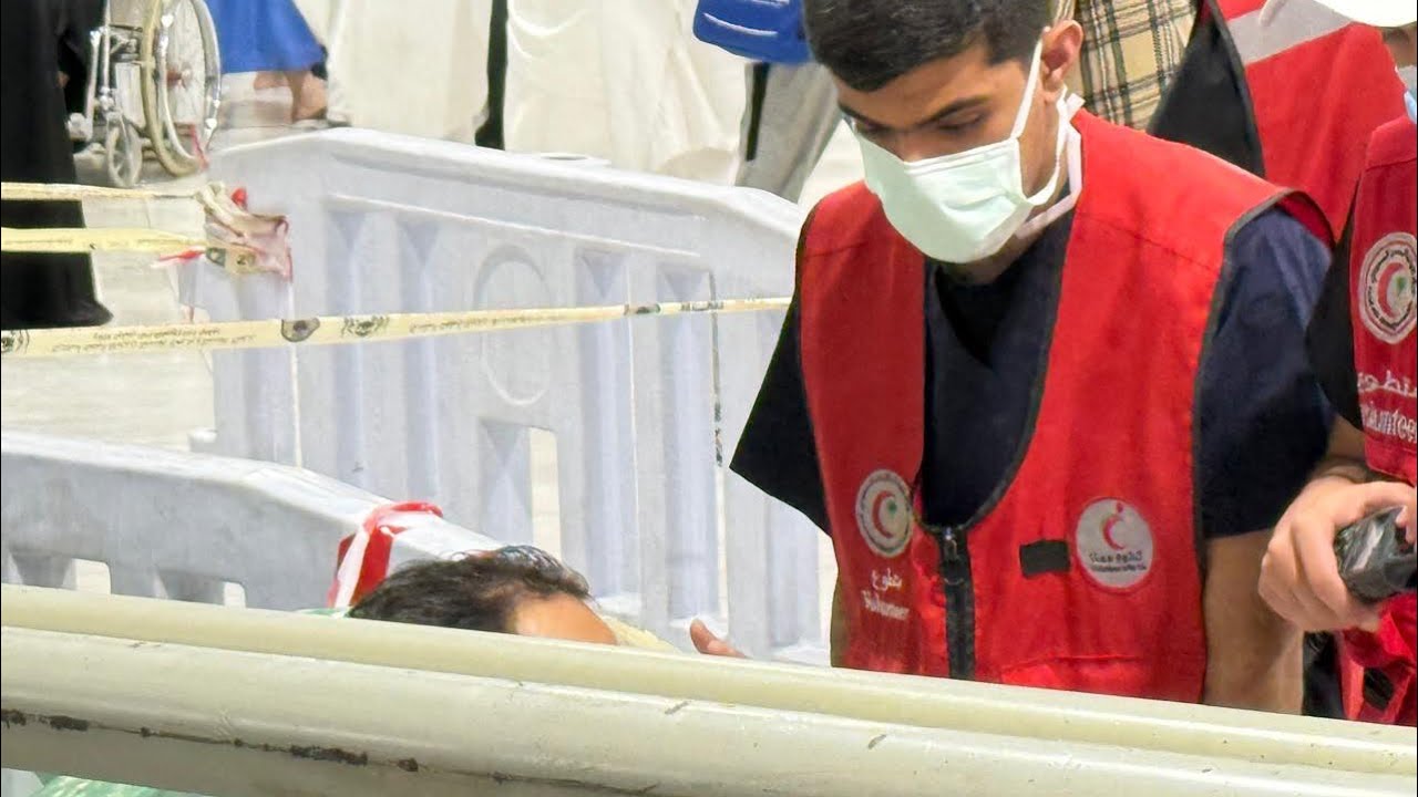 تغطية ميدانيه لطلاب وطالبات الكلية اثناء تقديم الخدمات الاسعافية في مكه والمدينة