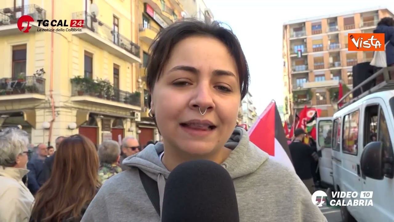 Sciopero pro Gaza in Calabria, il corteo degli studenti a Cosenza e Crotone