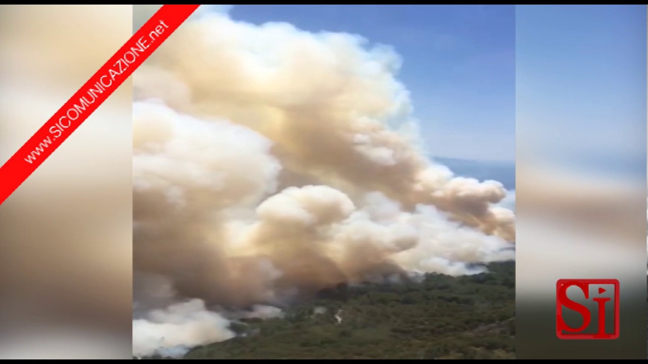 VESUVIO IN FIAMME: LE IMMAGINI DEL DISASTRO DALL'ELICOTTERO