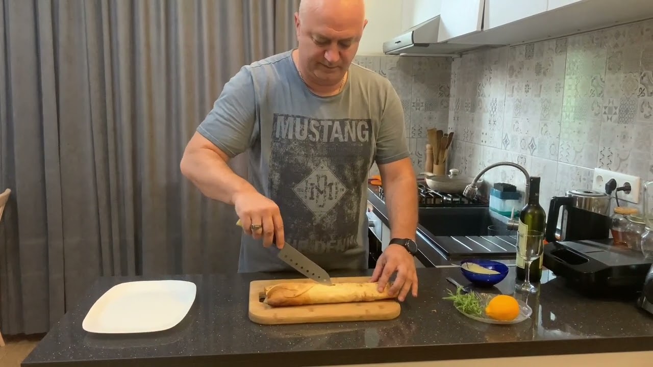 Запеченная форель в лаваше с зеленью тархун#соус #fish #орех