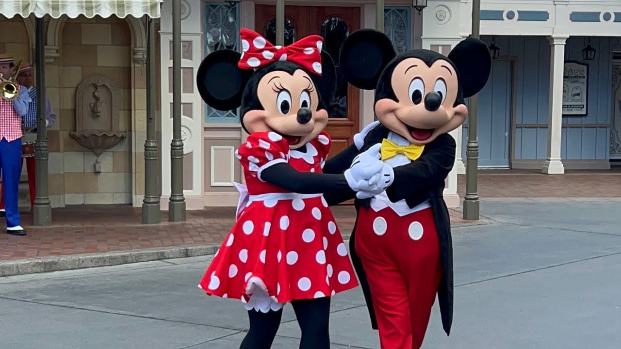 Mickey and Minnie Dance on Main Street | Disneyland CA
