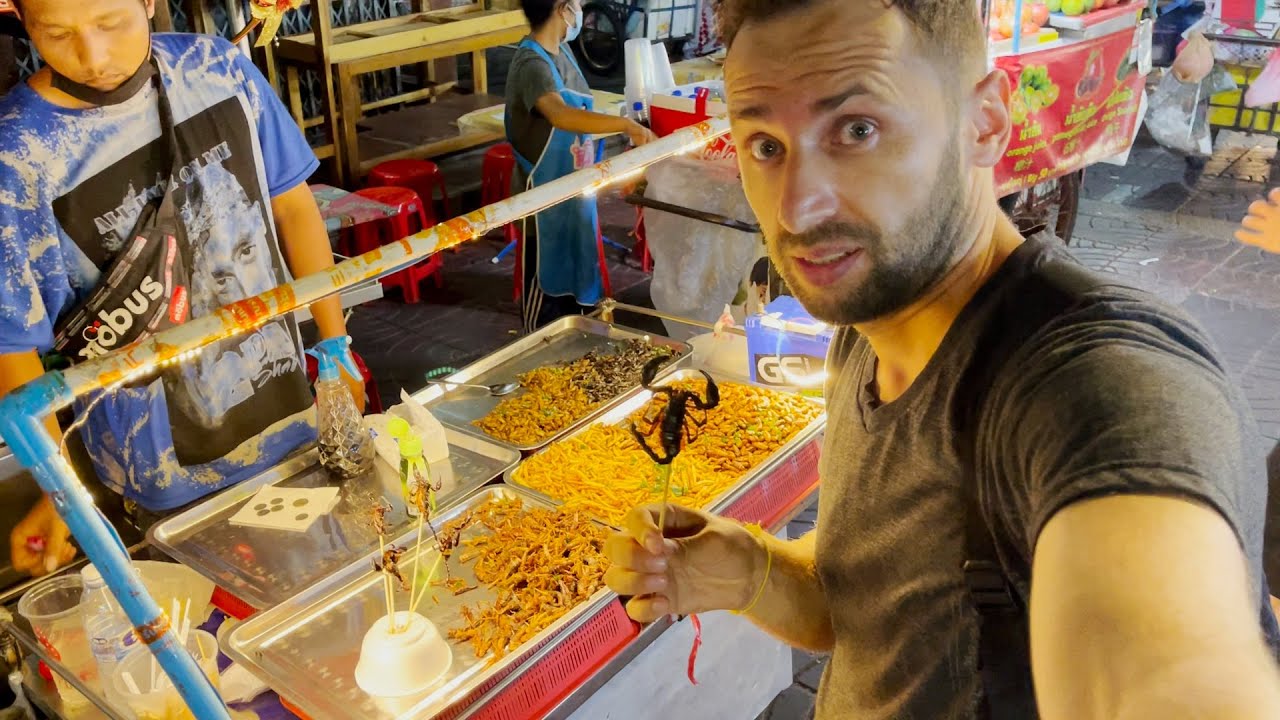 Mancam GANDACI SI SCORPIONI cu doi doctori ROMANI in Thailanda