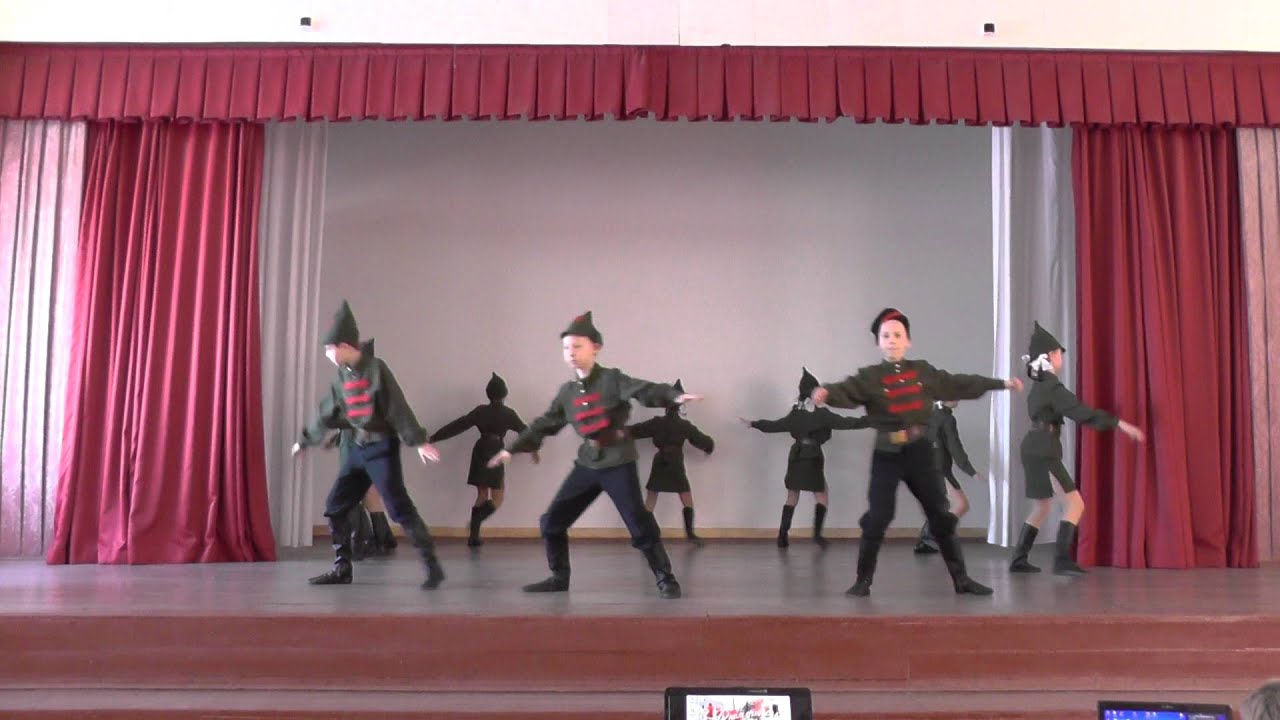 Танец "Погоня" 23 февраля 2016 школа 73