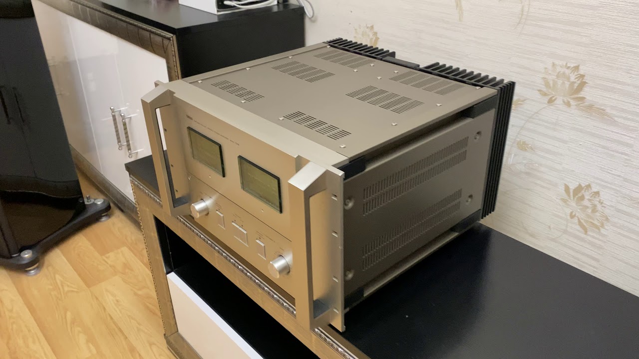 Yamaha 101M Twin Mono Power Amplifier. For Sell. 11000€. As New. 100 volt Version.