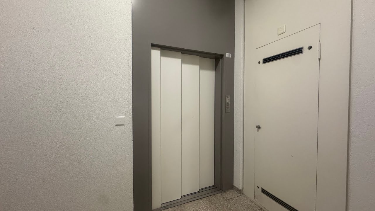 2013? Köppel Aufzug in einem Wohnhaus in Heerbrugg 