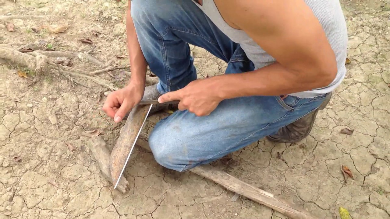 ASI SE TRABAJA CON EL AZADON EN EL RANCHO👍⏺️🔴🔴