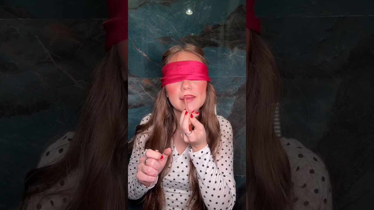 تحدي احط روج وانا عمياء 😨❤🔥 #اكسبلور #مايكاب #makeupartist #makeup #تجميل #beautyindustry #beauty