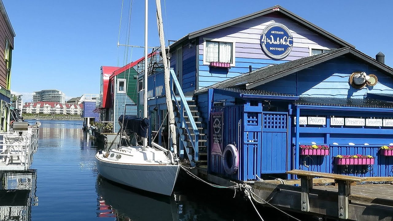 Exploring Downtown Victoria BC: History, Harbors & Hidden Gems!