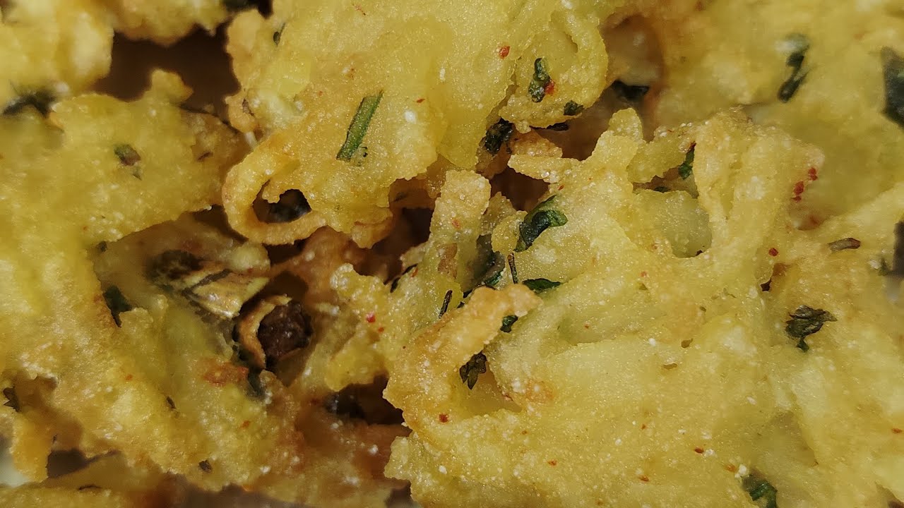 Aalu ke pakode lachedar recipe#viral #food #cooking 