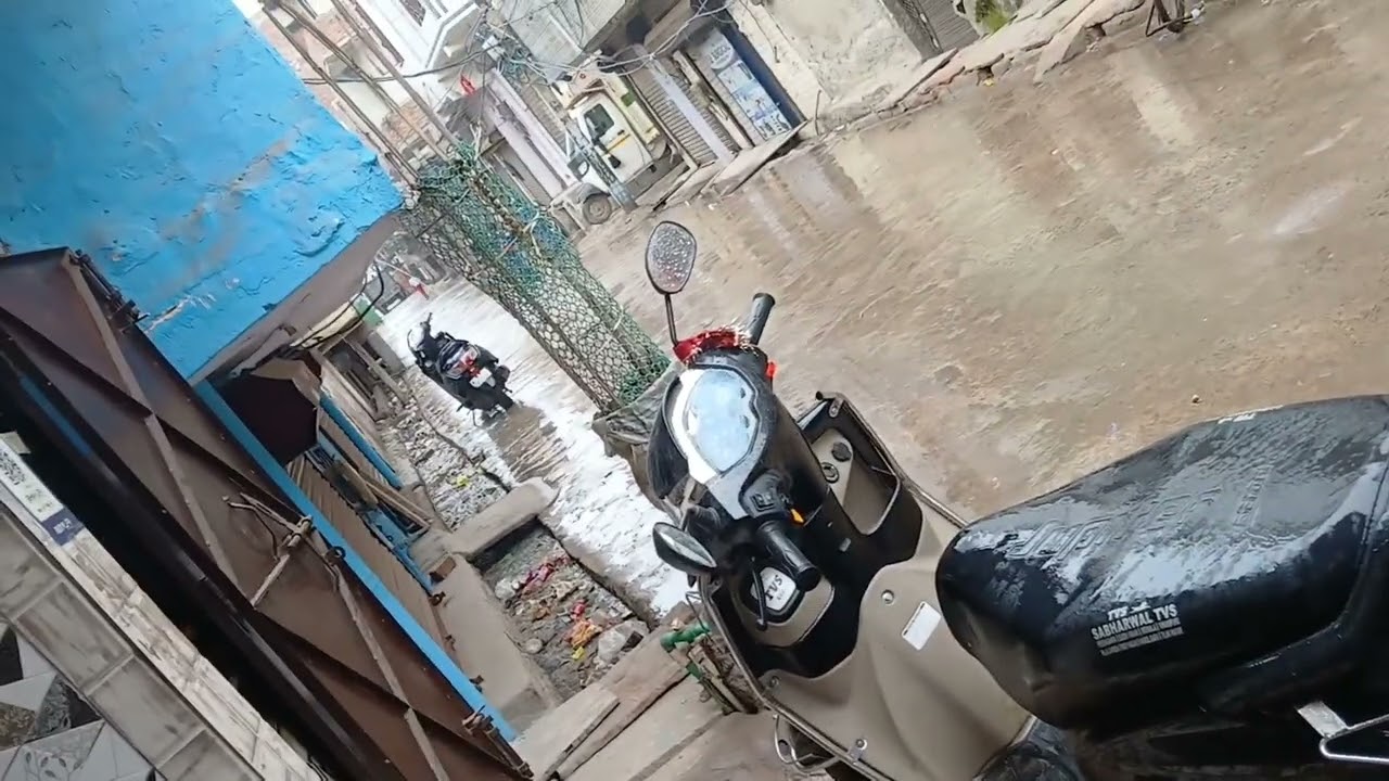 February ke Mahina Mein Bhagwan Ko Dekho Khoob barish ho rahi hai Delhi mein♥️🙏