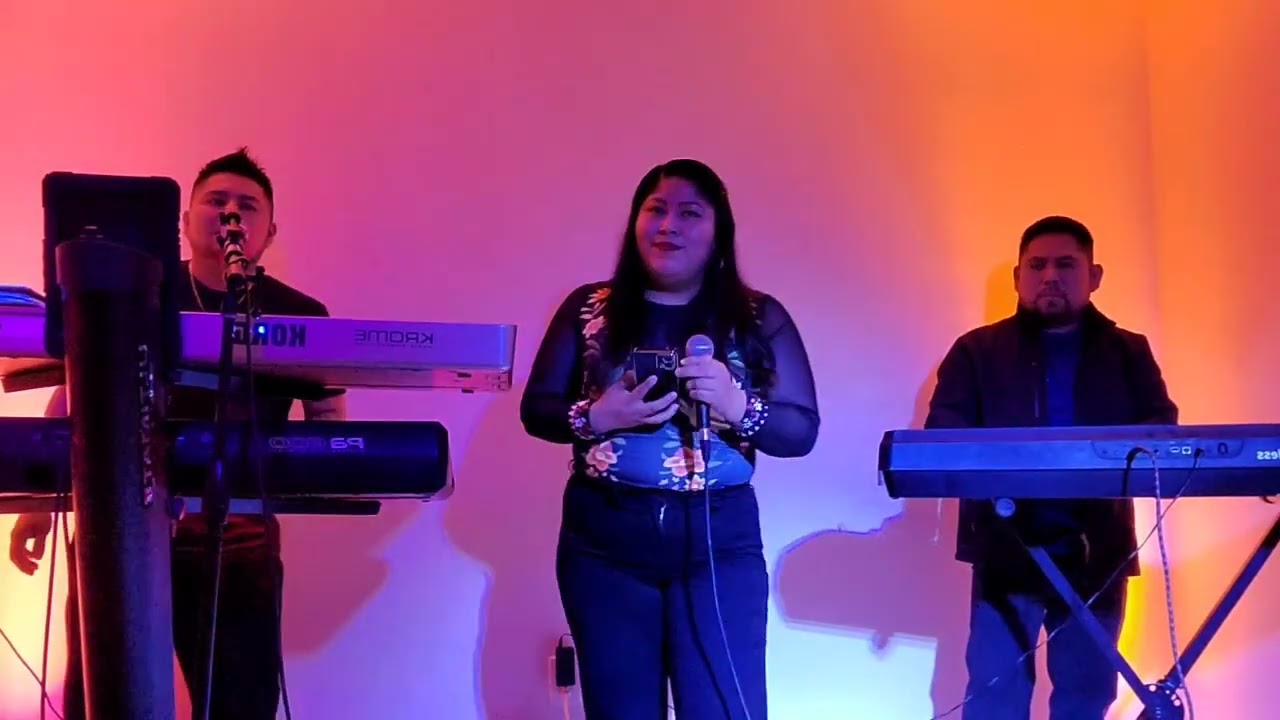 Lloro por la que se fue  en tlapaneco 