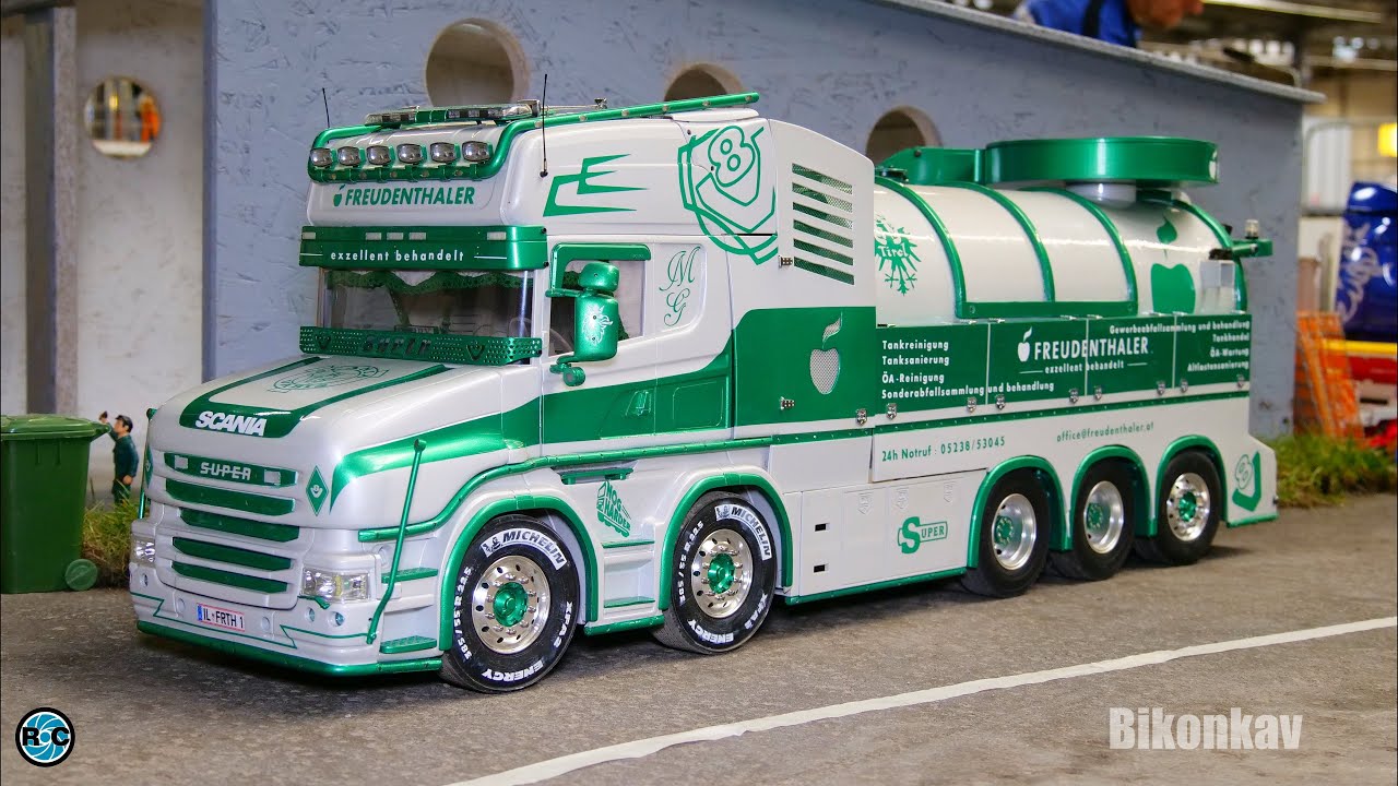 An exciting first half on the huge RC truck course at Modell Leben 2024 in Erfurt!
