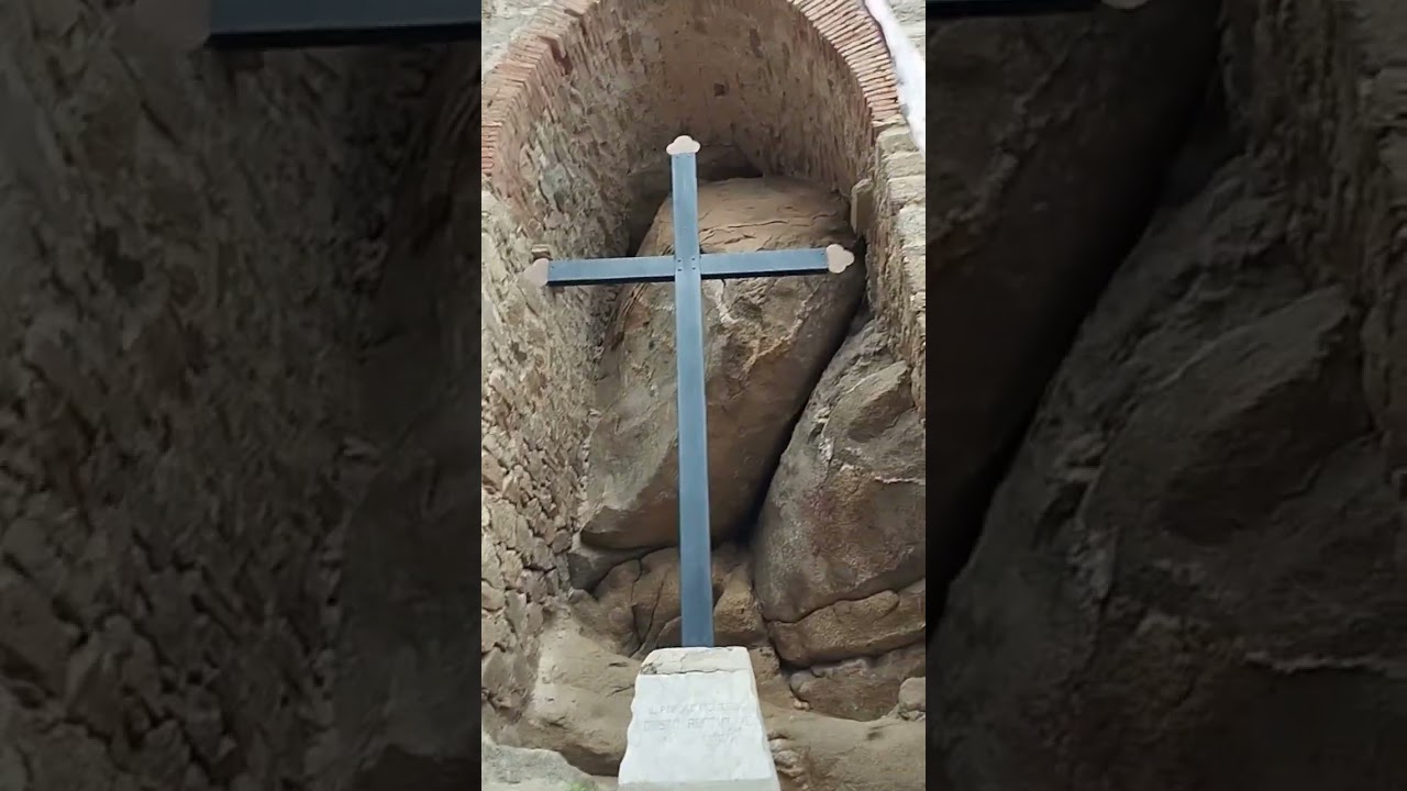 Замок острова Джильо. Кто-то разрушал, кто-то строил.