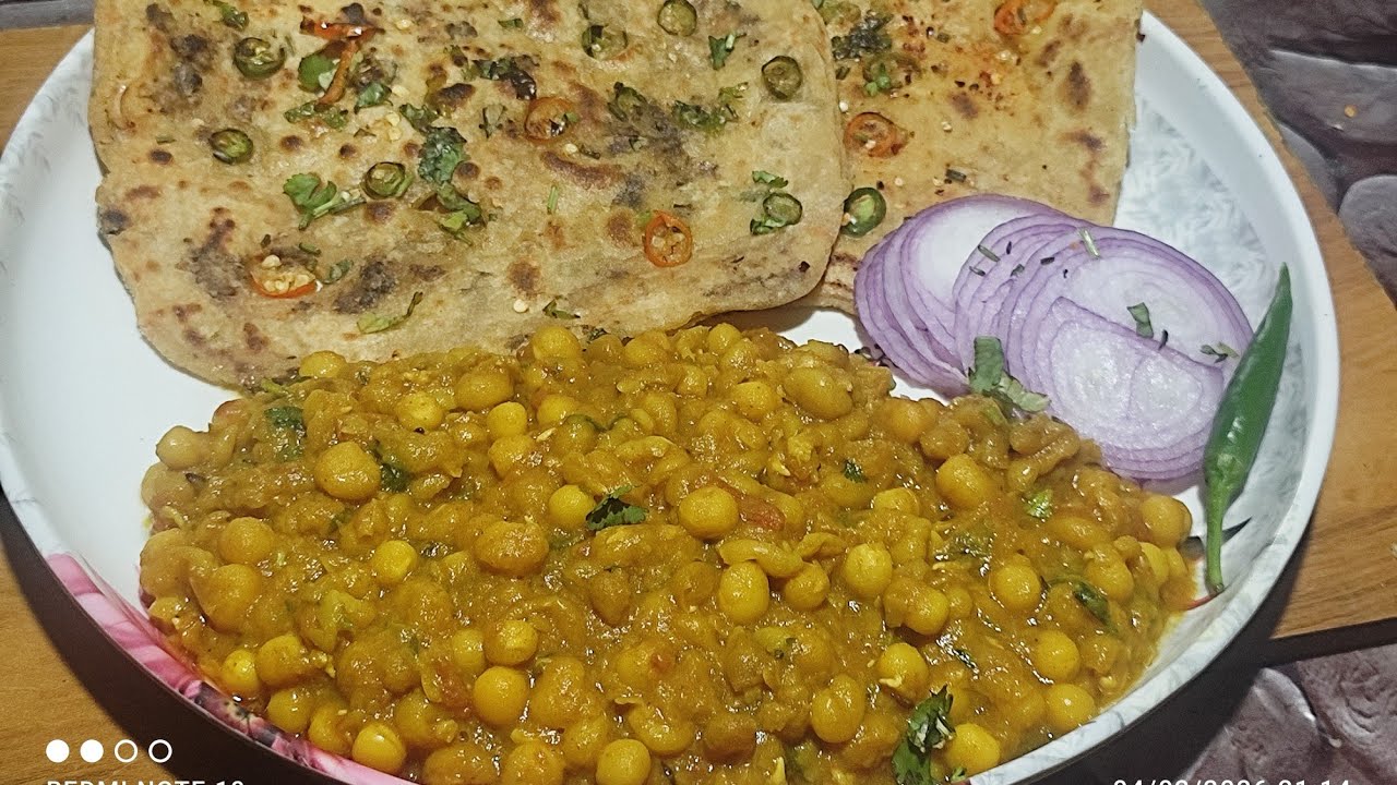Garlic 😋🧄 pratha or matar ki chhole ki recipe 😋 yummy and tasty 😋#chholepratha #food
