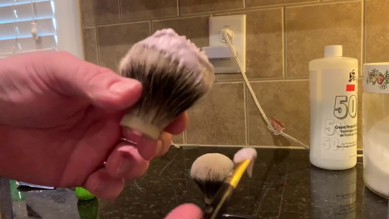 Learn to Gel a Badger Knot Part 1
