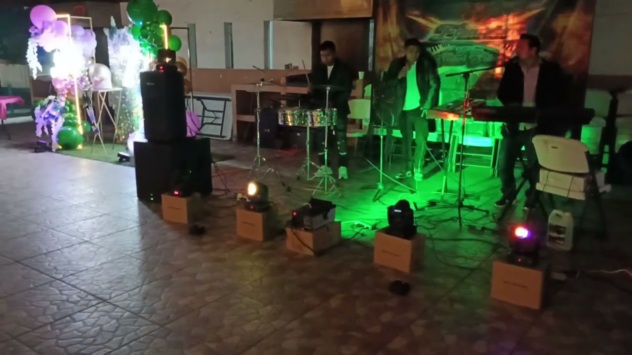 Eduardo Ortíz y su sabor sabor. Fiesta de cumpleaños 75 de Doña Juanis.... 