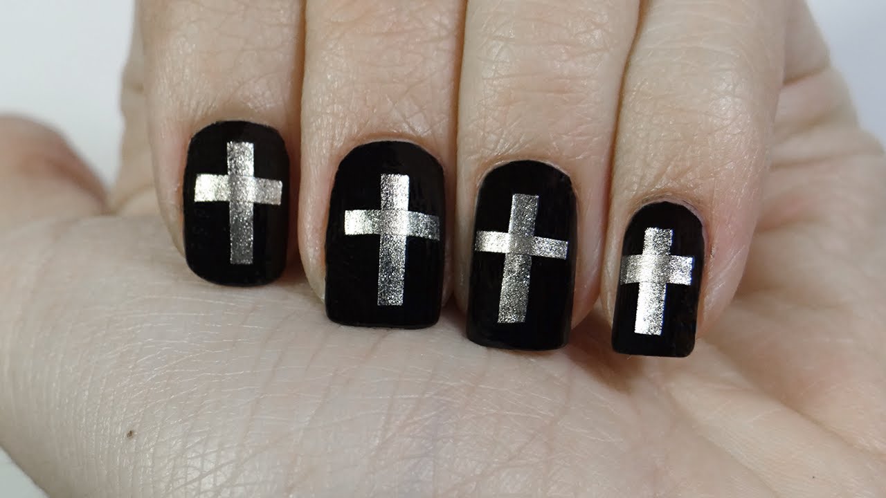 Uñas con cruces o cross nails especial Semana Santa