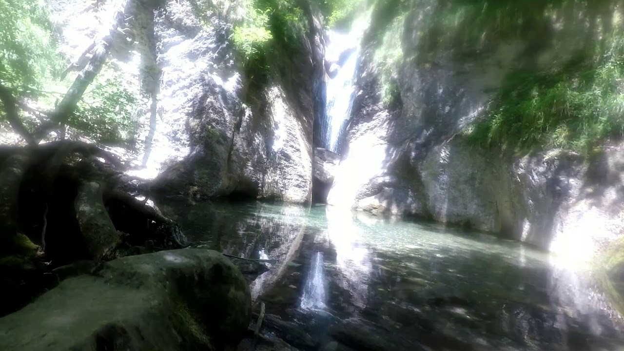 Ruta Contrabandista y cascada Arrako ( Isaba)