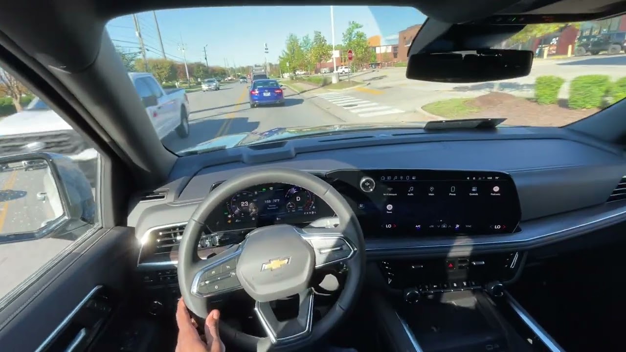 Тест-драйв Chevrolet Tahoe LS 5.3 V8 2025 года (разгон, впечатления от вождения) от первого лица.