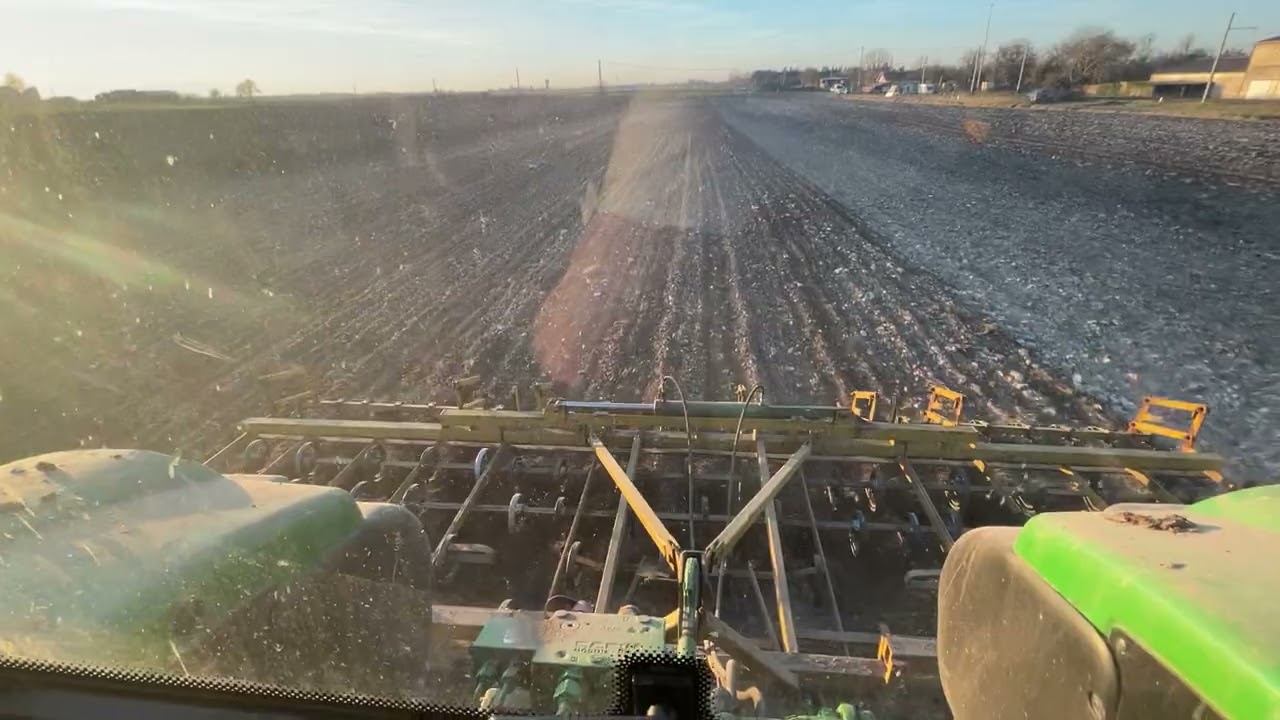 Préparation Des Terres A Tournesol 2023 | John Deere 6195r + Canadien Lachaud