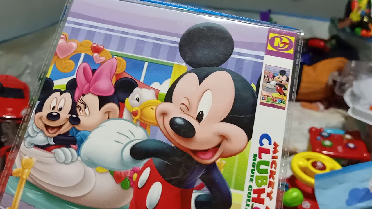 Пиратские DVD на Филиппинах... Дешевые видеокассеты... Но это неправильно... Это незаконно...