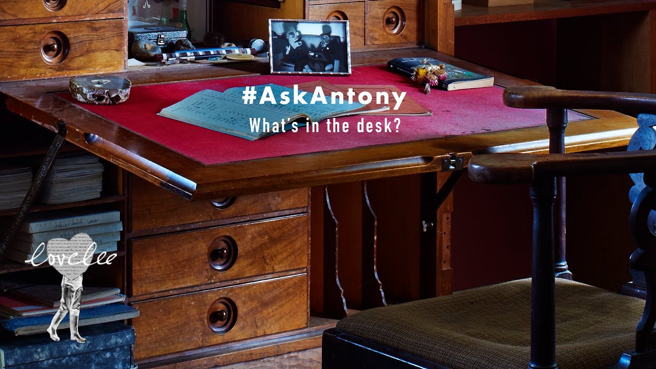Ask Antony - What's in the desk?
