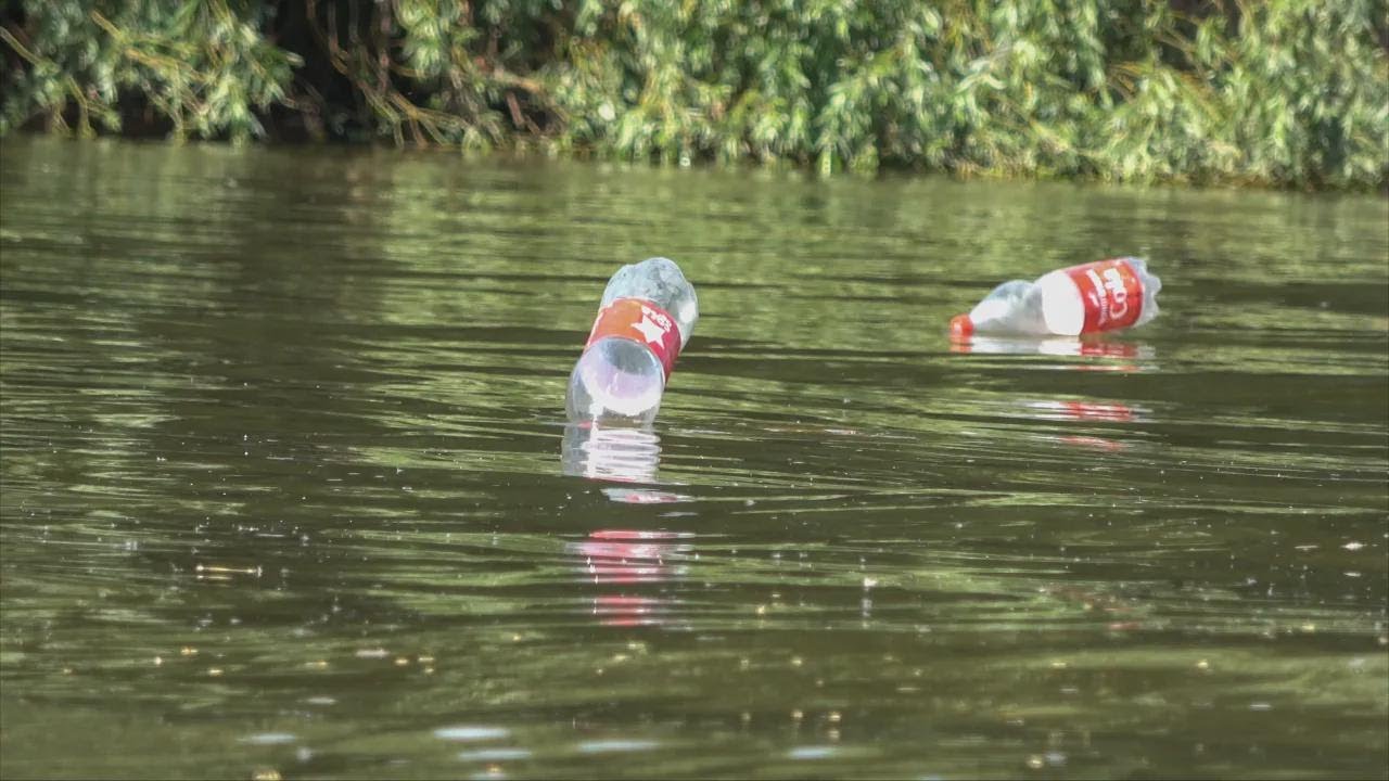 They're Biting Like Crazy! Catching Carp with Bottles in Scorching Heat – Astrakhan Fishing Tricks