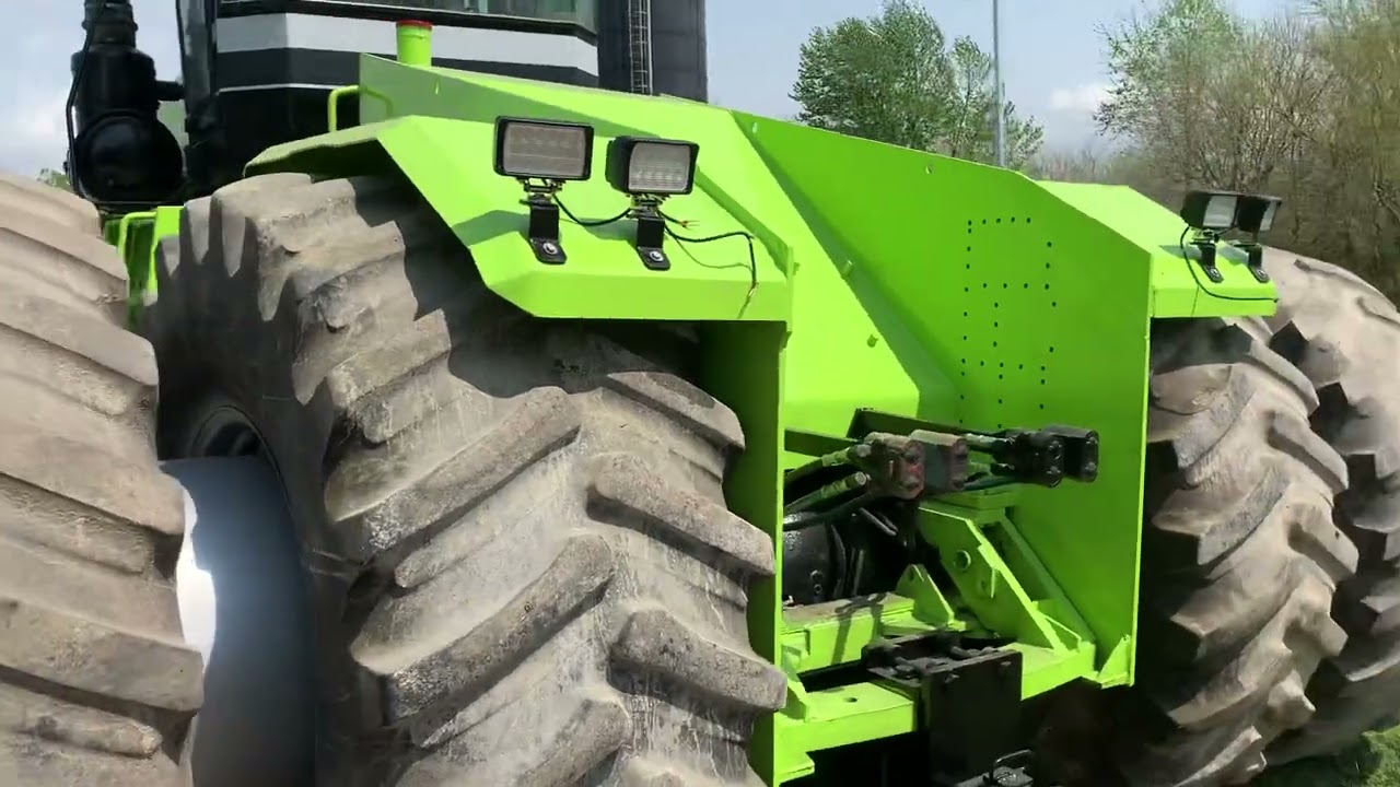 Steiger tiger 1000 walk around