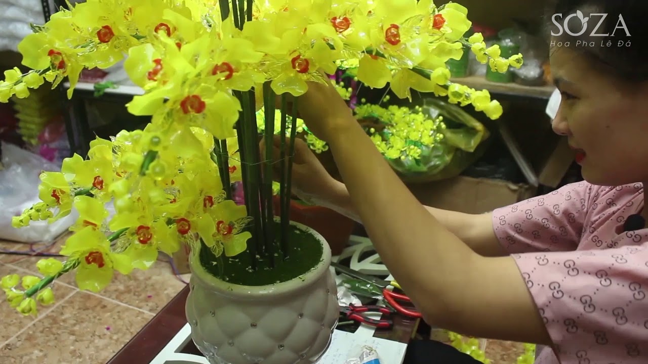 Hướng Dẫn C&aacute;ch Cắm Một B&igrave;nh HOA LAN PHA L&Ecirc; Đ&Aacute; 3 Tầng { Phần 2 }