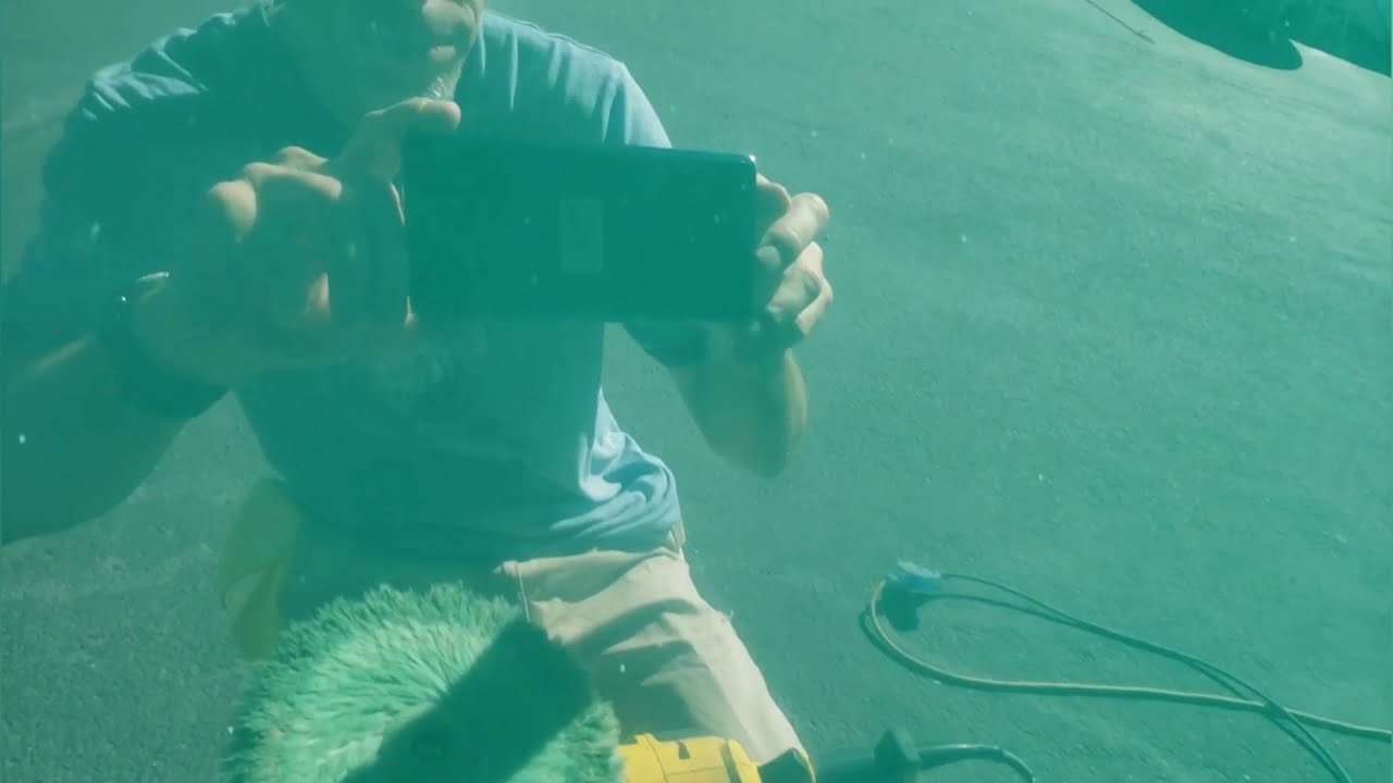 Restoration : Gelcoat Oxidation and Decal Removal W/Compound and a Buffer. How To: