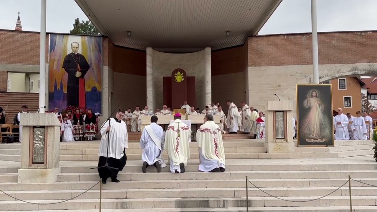 Bp Ivan &Scaron;a&scaron;ko zawierza Chorwację Bożemu Miłosierdziu, Marija Bistrica, 22.10.2022 r.
