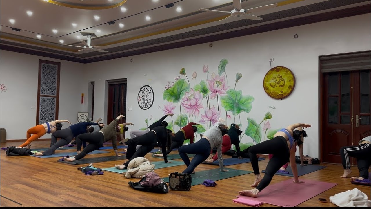 YOGA CHO ĐÔI CHÂN KHOẺ VÀ LINH HOẠT | YOGA TẠI PHÒNG TẬP
