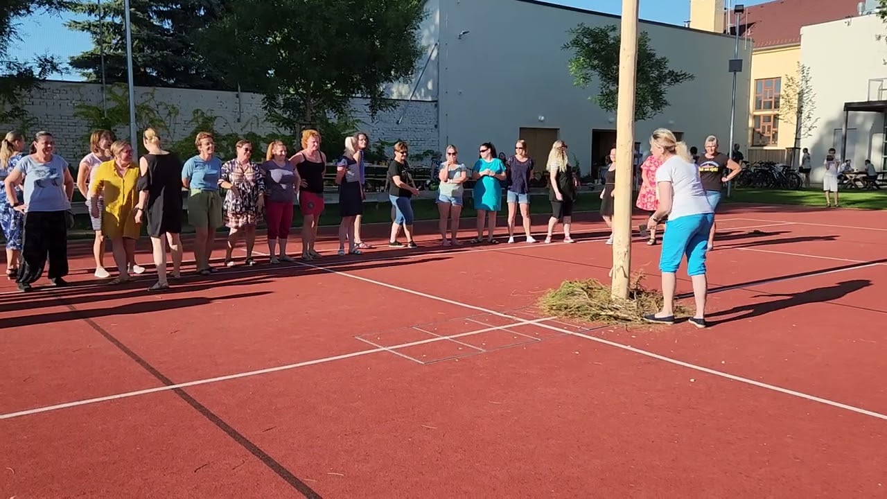 babské hody Hrušovany u Brna 2024 kácení máje