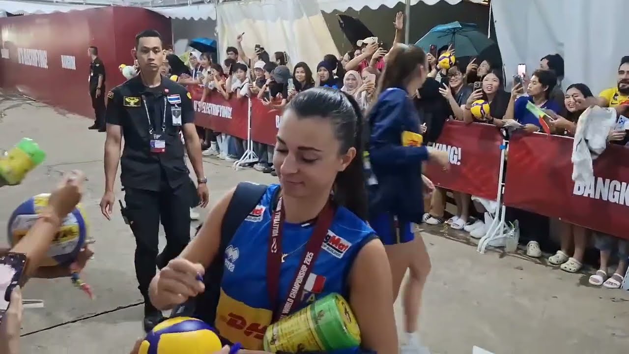 รวมคลิปfcที่มารอส่ง นกฬ.ทีมอิตาลี #italy 🇮🇹 #อิตาลี #WWCH2025 #Thailand2025 #volleyball #fivb