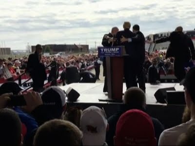 Raw: Man Charges Stage During Trump Ohio Rally