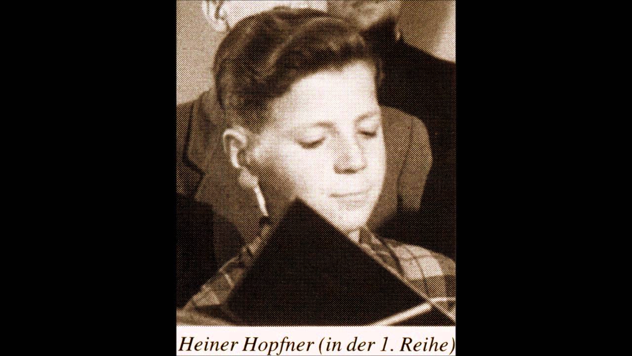 Archives of Regensburg Cathedral Choir 1933-19658 Heiner Hopfner sings Es Bl&uuml;h'n Drei Rosen.wmv
