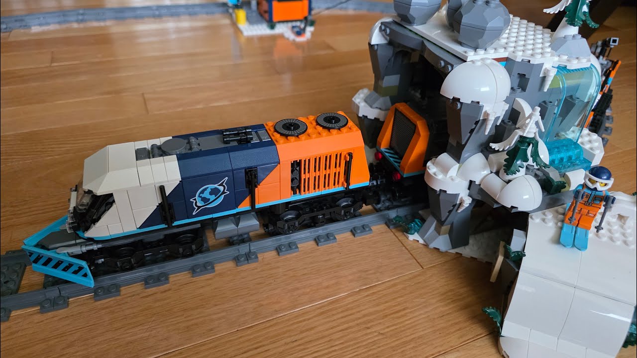 Скоростной поезд Lego Arctic Polar Express