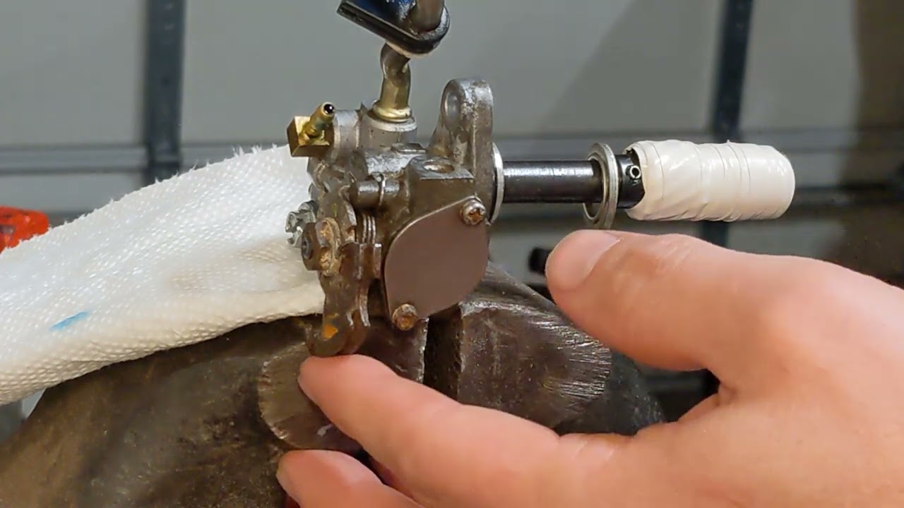 Polaris Mikuni Oil Injection Pump - How to Check and Prime