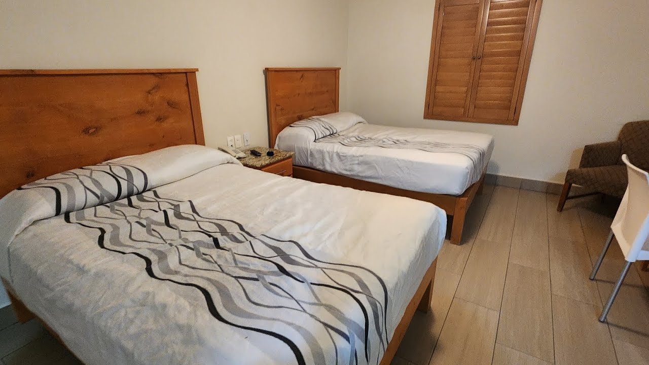 Регистрация в отеле Quinta, Тихуана, Мексика