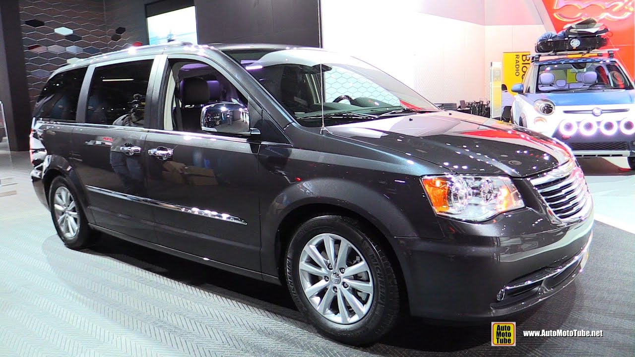 2015 Chrysler Town & Country Limited Platinum - Ext, Interior Walkaround - 2015 Detroit Auto Show