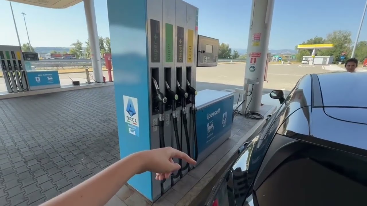CÓMO CARGAR COMBUSTIBLE EN ITALIA?