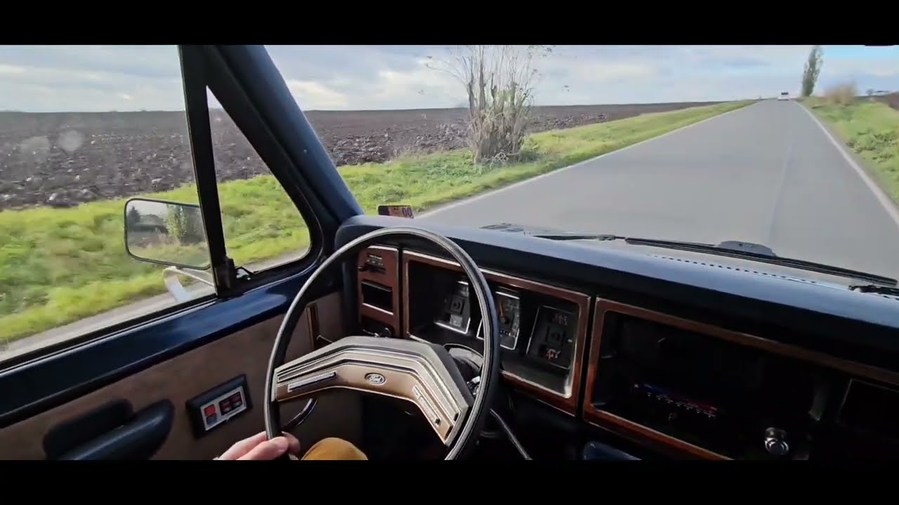 Ford Econoline 1985 / DRIVE / www.amerikanista.cz