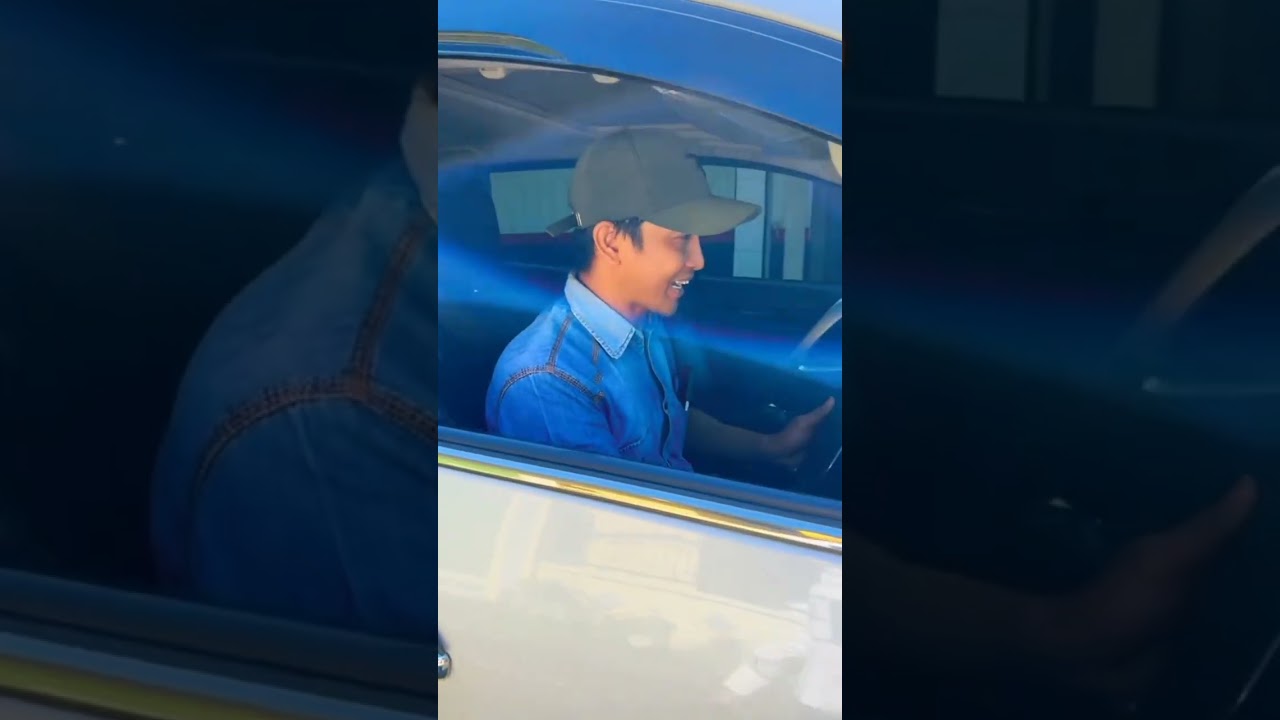 Juuuh...Mobil nya Pajero tapi pakai hp cina Oppo !!!