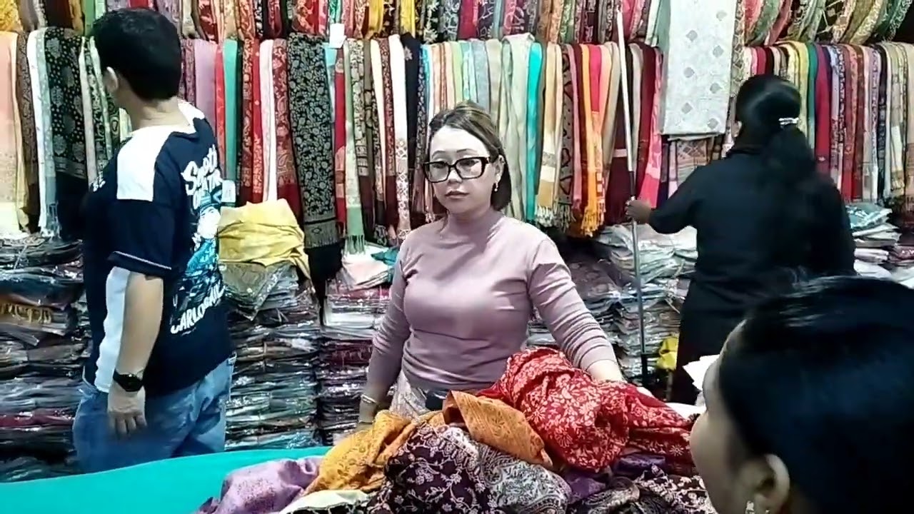 Tibetan Market Prayagraj| Woollen Clothes